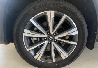 Подержанный автомобиль Changan CS95 2023 года (15 фото)