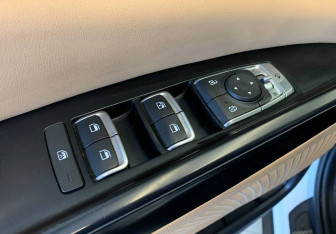 Подержанный автомобиль Kia Carnival 2021 года (21 фото)