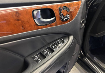 Подержанный автомобиль Hyundai Equus 2013 года (21 фото)