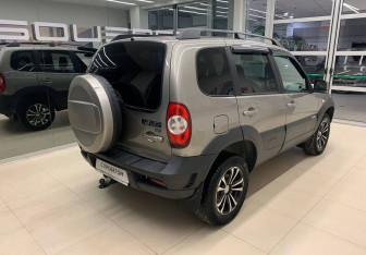 Подержанный автомобиль Chevrolet Niva 2018 года (4 фото)