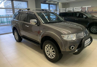 Подержанный автомобиль Mitsubishi Pajero Sport 2012 года (3 фото)