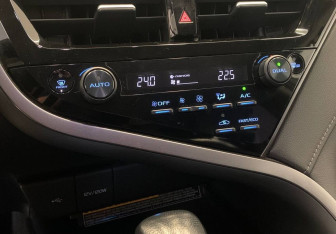 Подержанный автомобиль Toyota Camry Sedan 2022 года (21 фото)