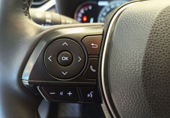 Подержанный автомобиль Toyota RAV4 2022 года (18 фото)