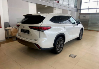Новый Toyota Highlander 2024 (5 фото)