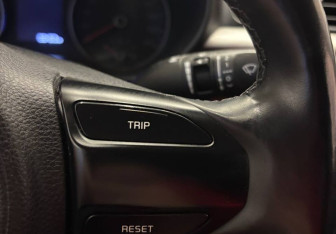 Подержанный автомобиль Kia Rio Sedan 2017 года (19 фото)