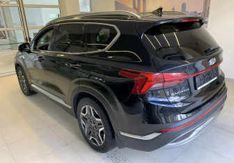 Подержанный автомобиль Hyundai Santa Fe 2021 года (6 фото)