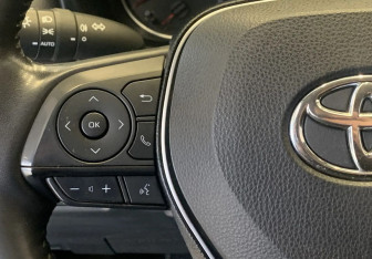 Подержанный автомобиль Toyota RAV4 2020 года (16 фото)
