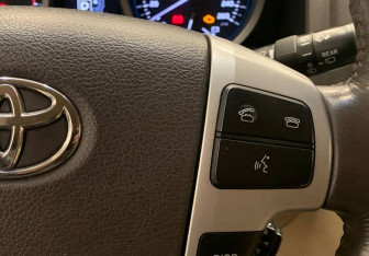 Подержанный автомобиль Toyota Land Cruiser Suv 2013 года (29 фото)