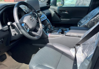 Новый Toyota Land Cruiser Suv 2025 (4 фото)