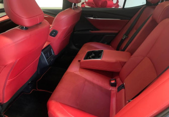 Подержанный автомобиль Toyota Camry Sedan 2024 года (9 фото)