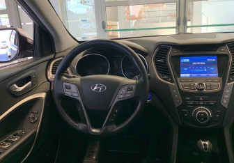 Подержанный автомобиль Hyundai Santa Fe 2013 года (8 фото)