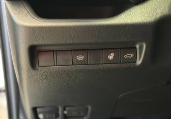 Подержанный автомобиль Toyota RAV4 2020 года (20 фото)