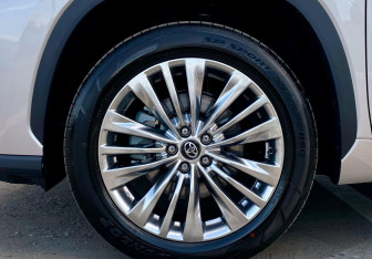 Новый Toyota Highlander 2025 (11 фото)