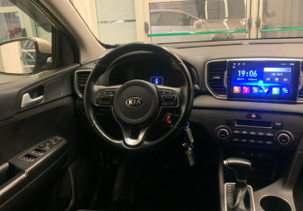 Подержанный автомобиль Kia Sportage 2017 года (9 фото)