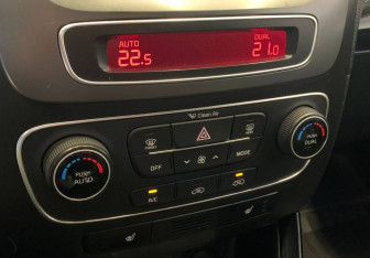 Подержанный автомобиль Kia Sorento 2013 года (12 фото)