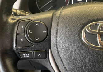 Подержанный автомобиль Toyota RAV4 2017 года (21 фото)