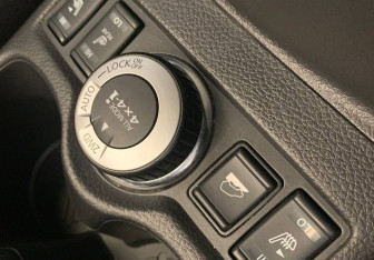Подержанный автомобиль Nissan X-Trail 2020 года (16 фото)