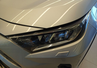 Подержанный автомобиль Toyota RAV4 2019 года (14 фото)