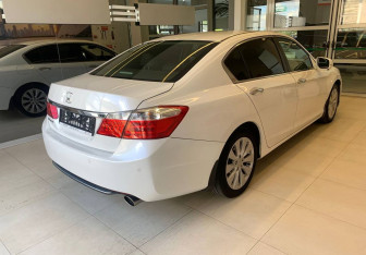 Подержанный автомобиль Honda Accord Sedan 2013 года (4 фото)