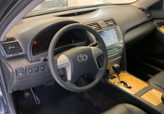 Подержанный автомобиль Toyota Camry Sedan 2006 года (13 фото)