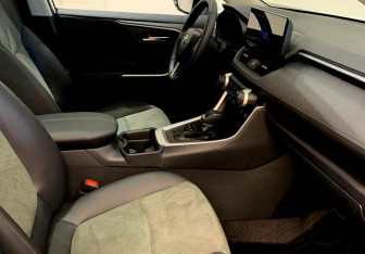 Новый Toyota RAV4 2025 (8 фото)