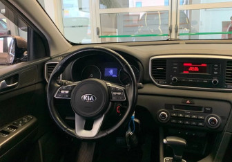 Подержанный автомобиль Kia Sportage 2019 года (8 фото)
