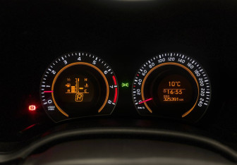 Подержанный автомобиль Toyota Corolla Sedan 2010 года (16 фото)