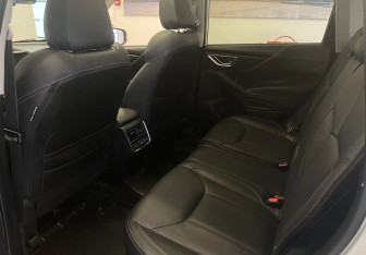 Подержанный автомобиль Subaru Forester Suv 2018 года (9 фото)