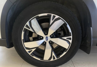 Подержанный автомобиль Subaru Forester Suv 2018 года (15 фото)