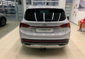 Подержанный автомобиль Hyundai Santa Fe 2022 года (5 фото)
