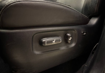 Подержанный автомобиль Toyota Land Cruiser Suv 2015 года (17 фото)