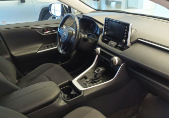 Подержанный автомобиль Toyota RAV4 2019 года (24 фото)