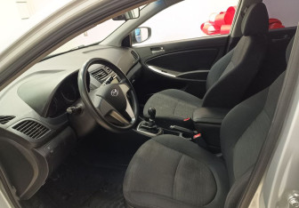 Подержанный автомобиль Hyundai Solaris Sedan 2016 года (13 фото)