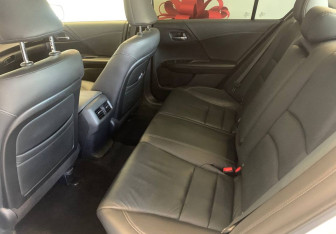 Подержанный автомобиль Honda Accord Sedan 2013 года (9 фото)