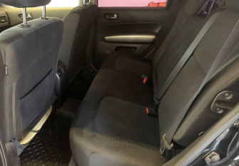 Подержанный автомобиль Nissan X-Trail 2014 года (10 фото)