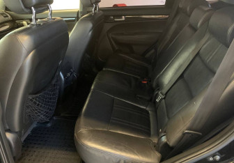 Подержанный автомобиль Kia Sorento 2013 года (9 фото)