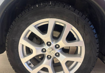 Подержанный автомобиль Mitsubishi Outlander 2014 года (16 фото)