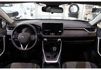 Новый Toyota RAV4 2025 (12 фото)