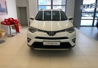 Подержанный автомобиль Toyota RAV4 2018 года (2 фото)