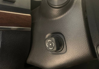 Подержанный автомобиль Toyota Land Cruiser Suv 2015 года (24 фото)